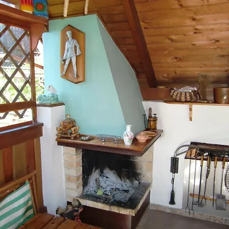 Holiday home Chalupa Kucbel *